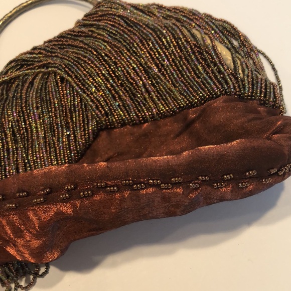 Beaded And Rhinestone Evening Bag With Shell Closure - Picture 5 of 16